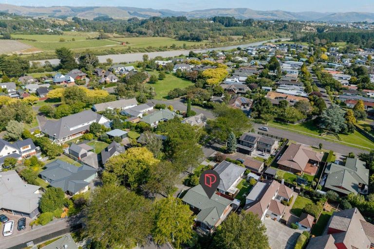 Photo of property in 17 Earl Place, Hokowhitu, Palmerston North, 4410