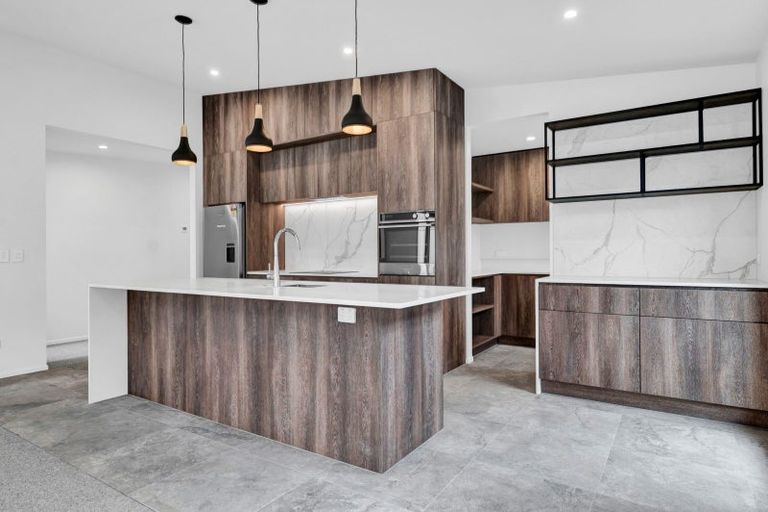 Photo of property in 7c Strandon Place, Strandon, New Plymouth, 4312