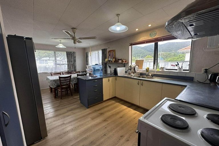 Photo of property in 1a Burcham Street, Taita, Lower Hutt, 5011