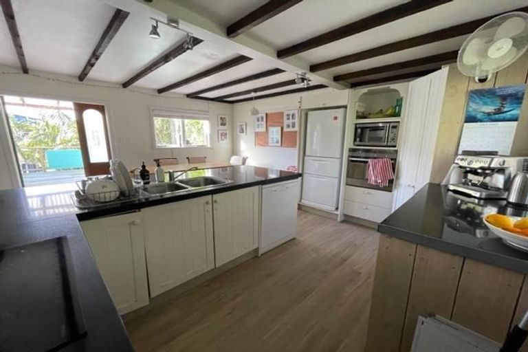 Photo of property in 38 Hythe Terrace, Mairangi Bay, Auckland, 0630