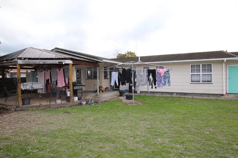 Photo of property in 27 Dunk Place, Milson, Palmerston North, 4414