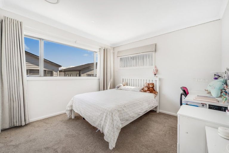 Photo of property in 4 Waihanga Way, Bucklands Beach, Auckland, 2014