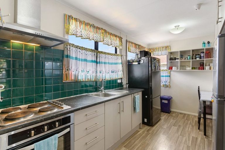 Photo of property in 54 Valiant Street, Mangere, Auckland, 2022