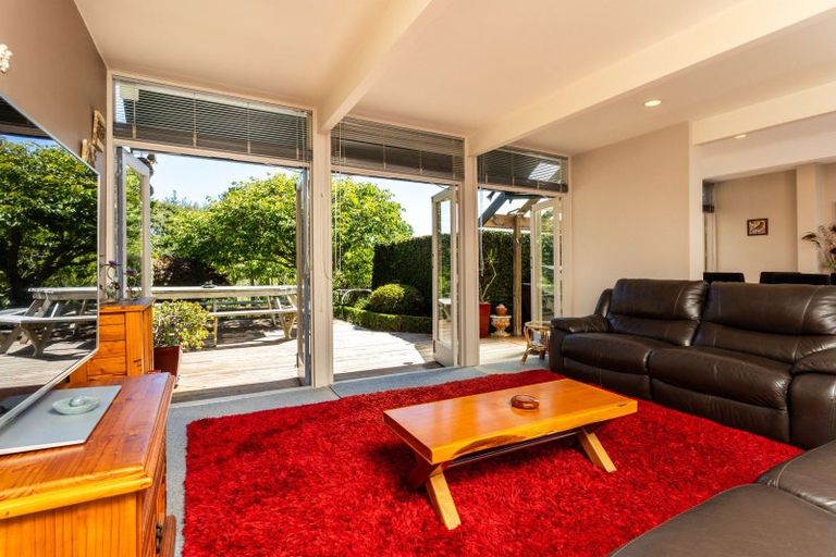 Photo of property in 6 Learmonth Avenue, Birkenhead, Auckland, 0626