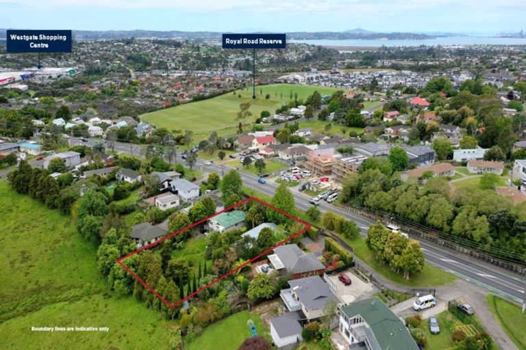 Photo of property in 472 Don Buck Road, Massey, Auckland, 0614