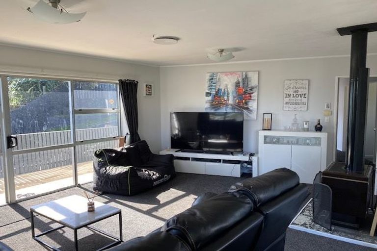 Photo of property in 20 Almora View, Ascot Park, Porirua, 5024