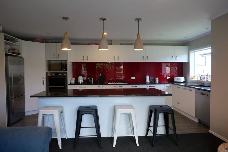 Photo of property in 37 Gallipoli Place, Paraparaumu, 5032