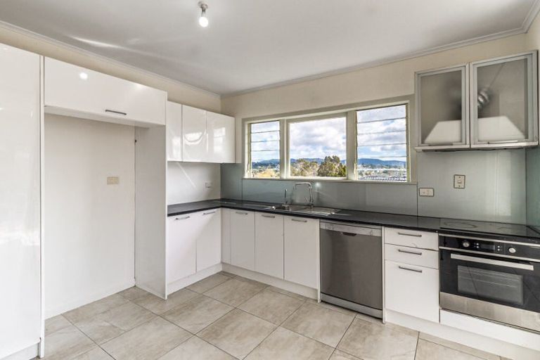 Photo of property in 21 Routley Drive, Glen Eden, Auckland, 0602