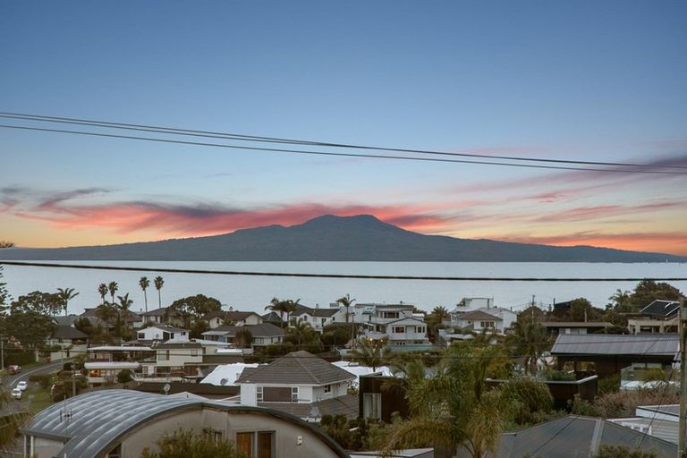 Photo of property in 68 Gulf View Road, Murrays Bay, Auckland, 0630