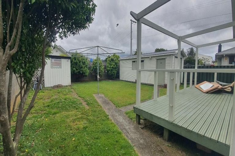 Photo of property in 184 Taita Drive, Avalon, Lower Hutt, 5011