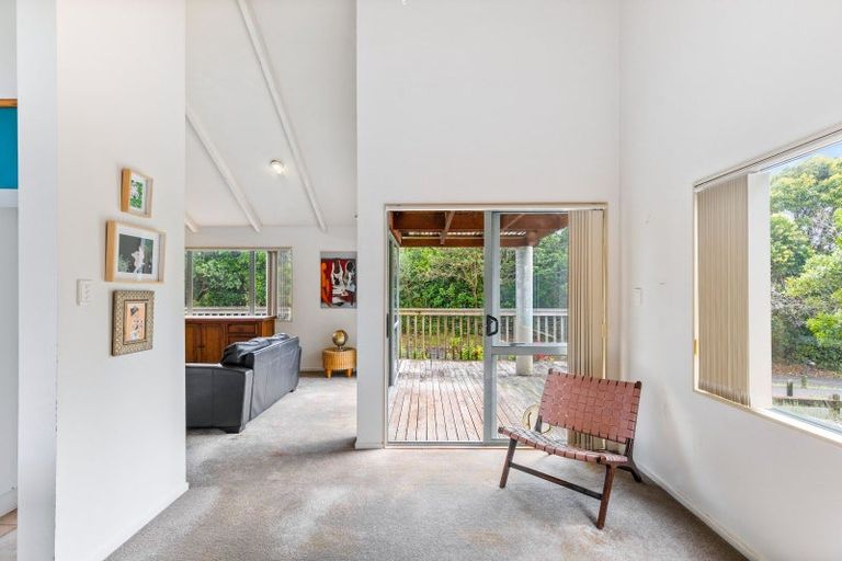 Photo of property in 90a Atkinson Road, Titirangi, Auckland, 0604