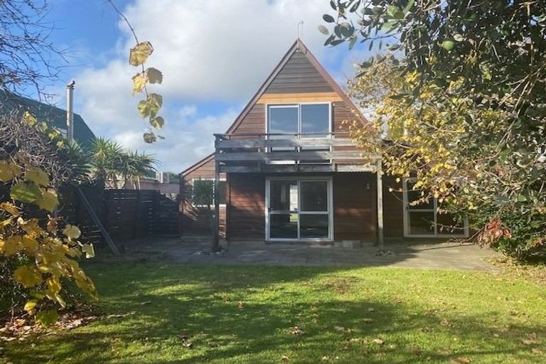 Photo of property in 19a Bahama Crescent, Paraparaumu Beach, Paraparaumu, 5032