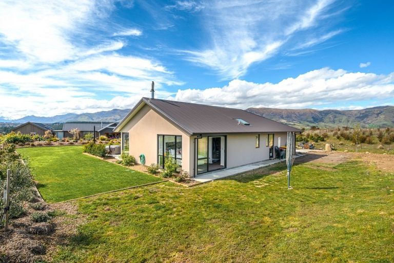 Photo of property in 15 Jackson Rise, Luggate, Wanaka, 9383