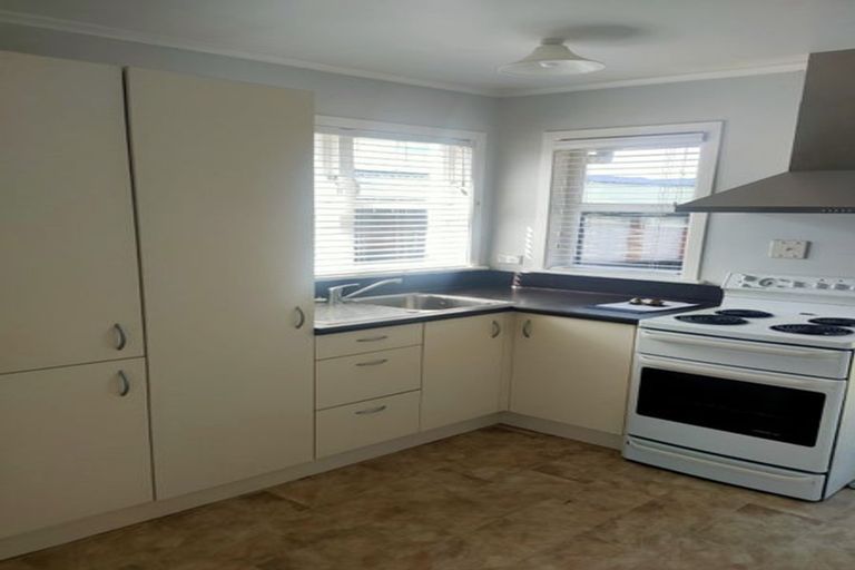 Photo of property in 1/3 Camp Street, Silverstream, Upper Hutt, 5019