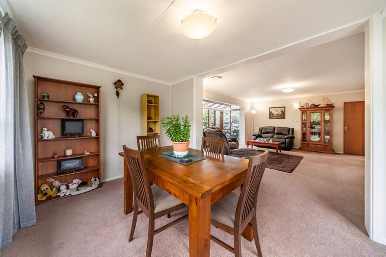Photo of property in 2/7 Harvard Grove, Totara Park, Upper Hutt, 5018