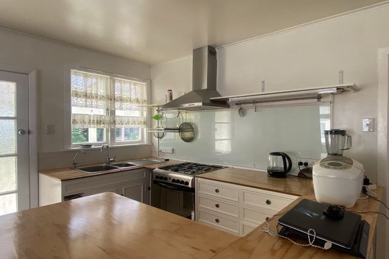 Photo of property in 7 Canterbury Street, Picton, 7220