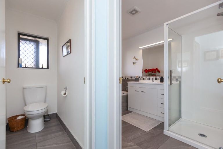 Photo of property in 5 Kotuku Drive, Paraparaumu Beach, Paraparaumu, 5032