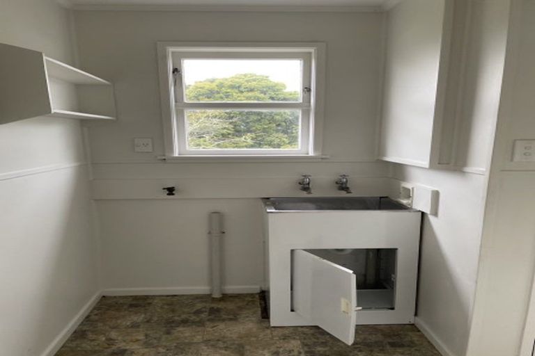 Photo of property in 96 Garfield Road, Helensville, 0800