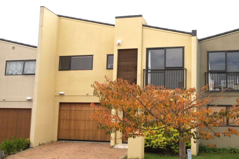 Photo of property in 14 Puma Drive, Golflands, Auckland, 2013
