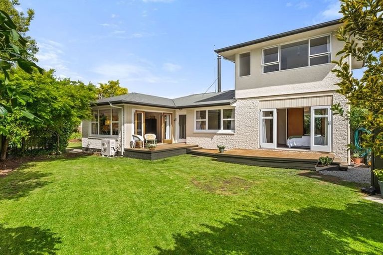 Photo of property in 8 Martbern Crescent, Bishopdale, Christchurch, 8053