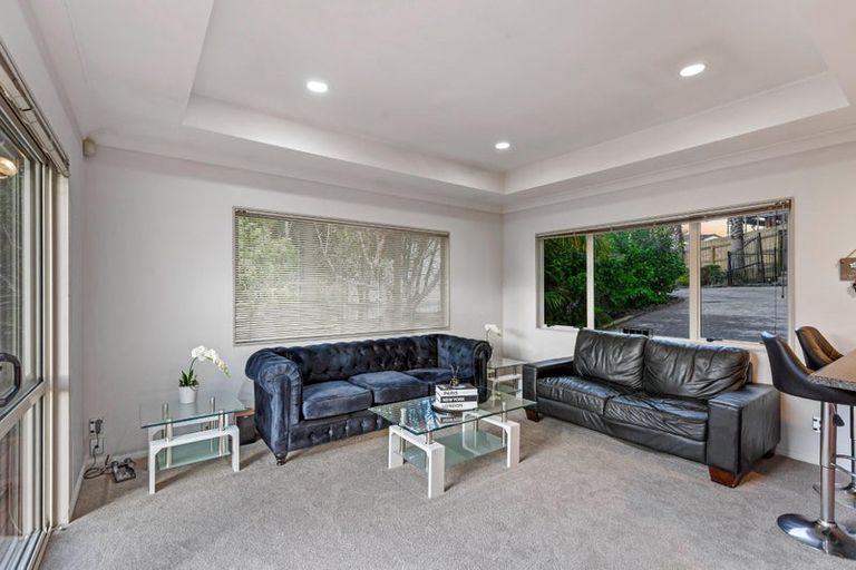 Photo of property in 34 Vermeer Place, West Harbour, Auckland, 0618