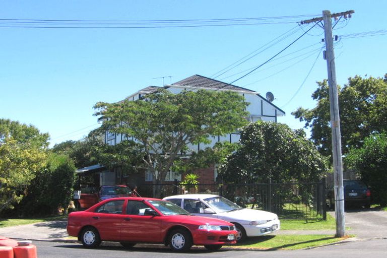 Photo of property in 2/5 Stanley Avenue, Milford, Auckland, 0620