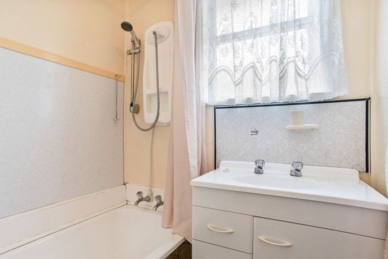 Photo of property in 5 Bowater Place, Manurewa, Auckland, 2102