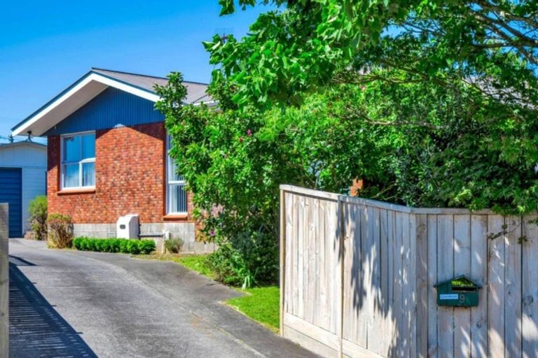 Photo of property in 9 Kennedy Place, Merrilands, New Plymouth, 4312
