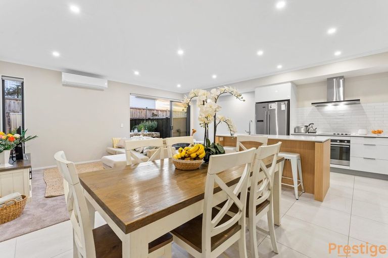 Photo of property in 5 Cambie Avenue, Red Beach, 0932