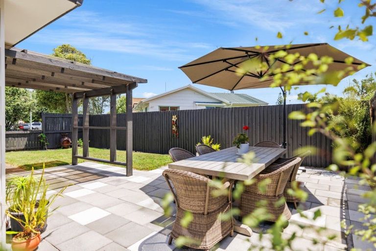 Photo of property in 8 Hayley Grove, Papamoa Beach, Papamoa, 3118