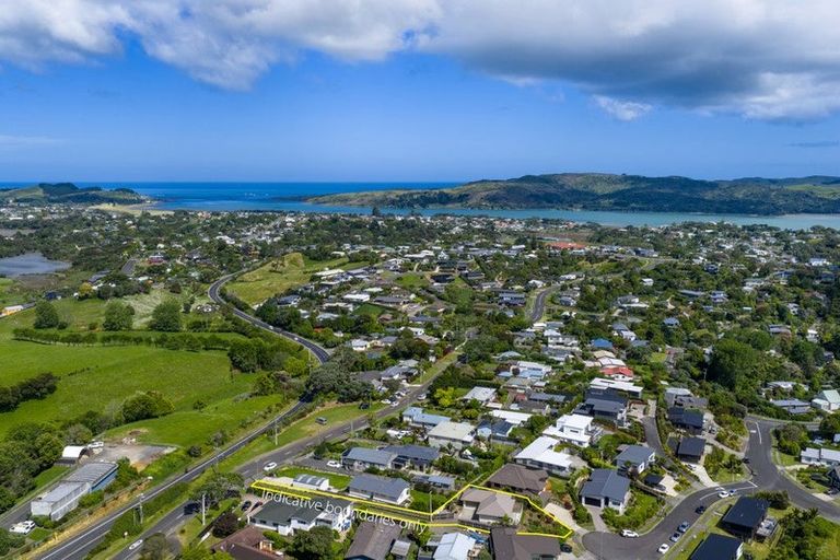 Photo of property in 12 Mahana Place, Raglan, 3225