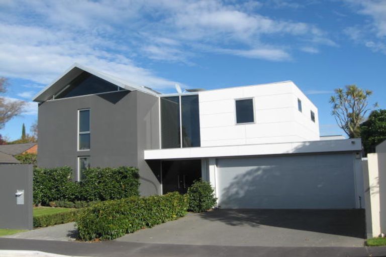 Photo of property in 35 Thornycroft Street, Fendalton, Christchurch, 8052
