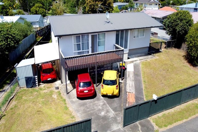 Photo of property in 147 Reeves Road, Pakuranga Heights, Auckland, 2010