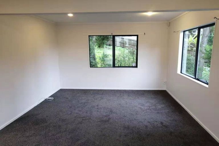 Photo of property in 1/1018 East Coast Road, Fairview Heights, Auckland, 0630