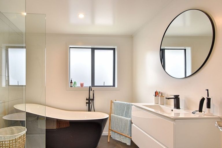 Photo of property in 19 Charlton Road, Gore, 9710