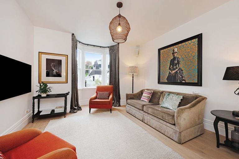 Photo of property in 72 Elizabeth Street, Mount Victoria, Wellington, 6011