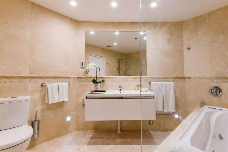 Photo of property in 87a Kilmore Street, Christchurch Central, Christchurch, 8013