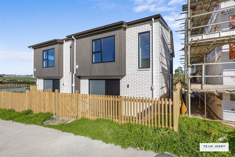 Photo of property in 16 Greenbrier Street, Westgate, 0814