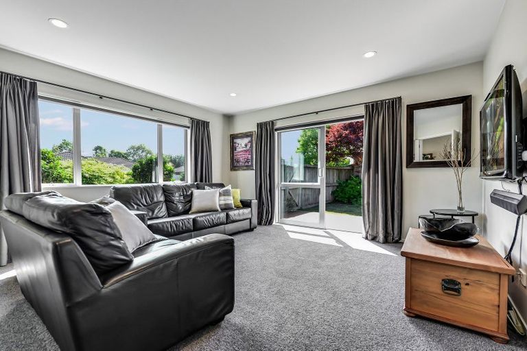 Photo of property in 20 Whitney Place, Rototuna North, Hamilton, 3210