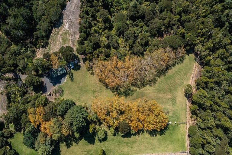 Photo of property in 142 Wade River Road, Wade Heads, Whangaparaoa, 0932