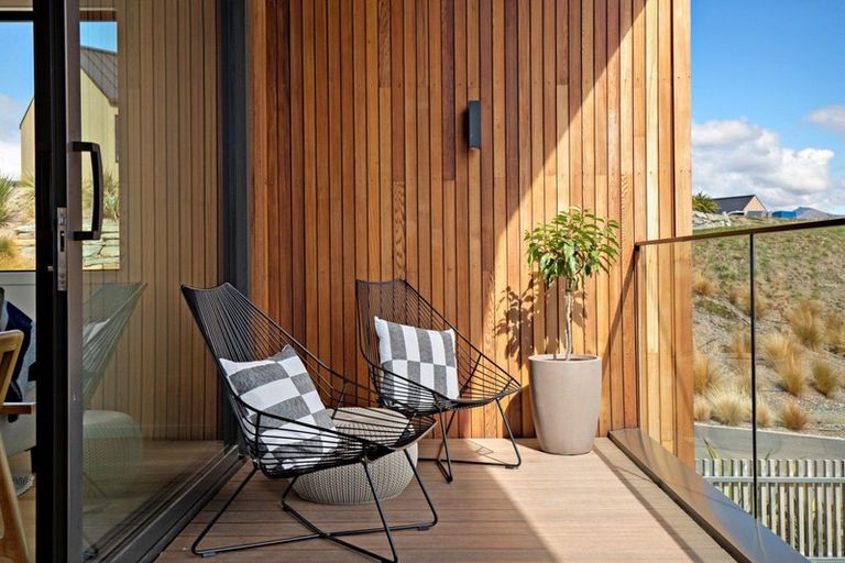 Photo of property in 3a Glenelg Lane, Jacks Point, 9371