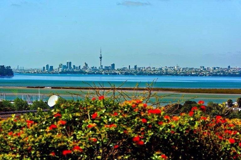 Photo of property in 7 Soling Place, West Harbour, Auckland, 0618