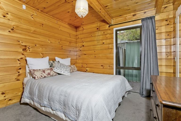 Photo of property in 79 Caribbean Drive, Unsworth Heights, Auckland, 0632