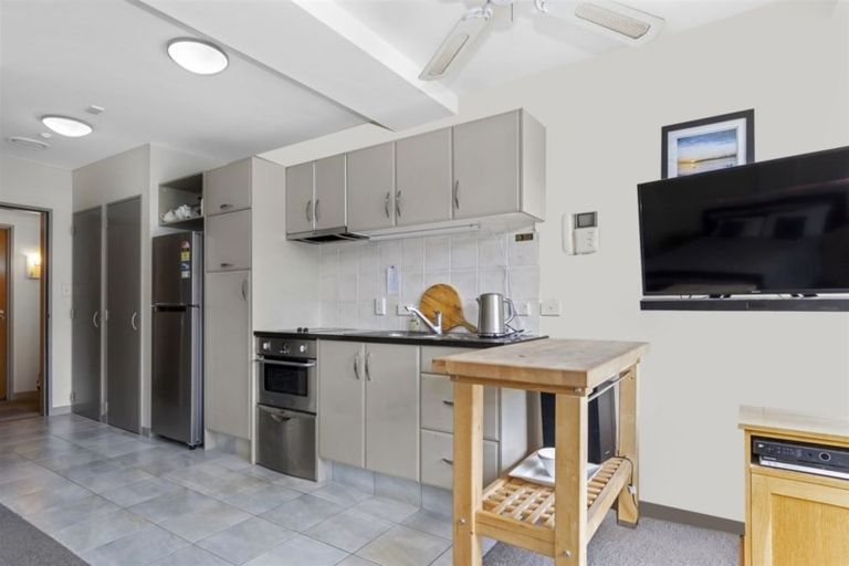 Photo of property in 36 Victoria Road, Mount Maunganui, 3116