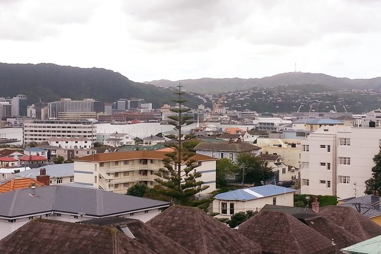 Photo of property in 4 Claremont Grove, Mount Victoria, Wellington, 6011