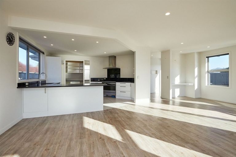 Photo of property in 7 Mcrae Gardens, Kaikoura Flat, Kaikoura, 7371