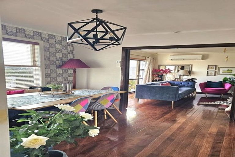 Photo of property in 27 Exminster Street, Blockhouse Bay, Auckland, 0600