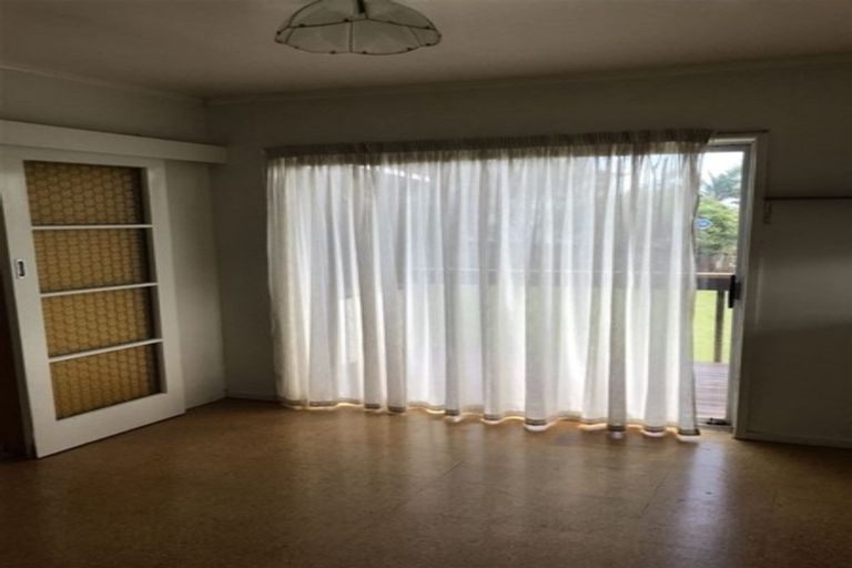 Photo of property in 46 Advene Road, Cockle Bay, Auckland, 2014