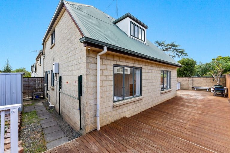 Photo of property in 1/52 Taharoto Road, Takapuna, Auckland, 0622