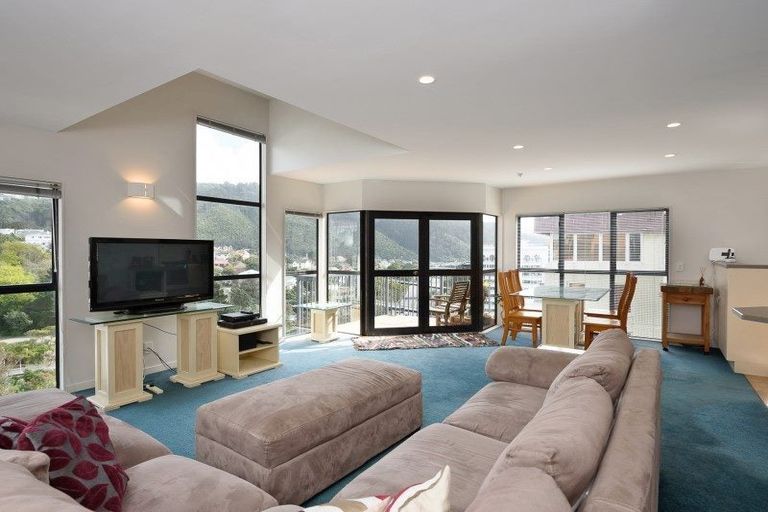 Photo of property in Terrace Tower Apartments, 126p4a The Terrace, Wellington Central, Wellington, 6011